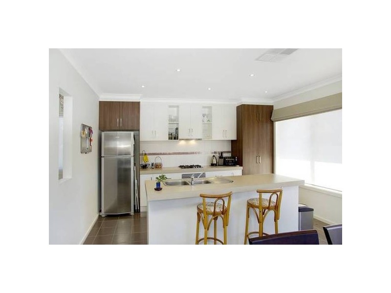 2/75 Clarke Street, Newtown VIC 3220