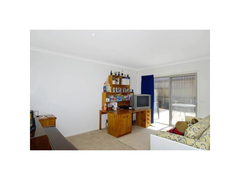 2/75 Clarke Street, Newtown VIC 3220