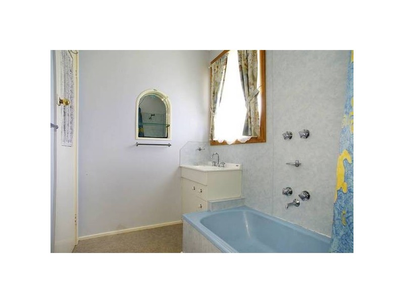 2 Hering Court, East Geelong VIC 3219