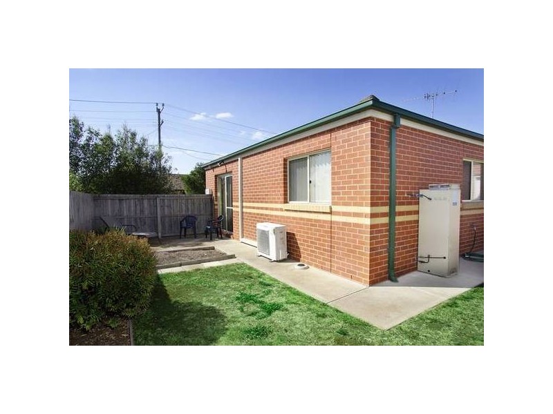 8 Waiora Avenue, Hamlyn Heights VIC 3215