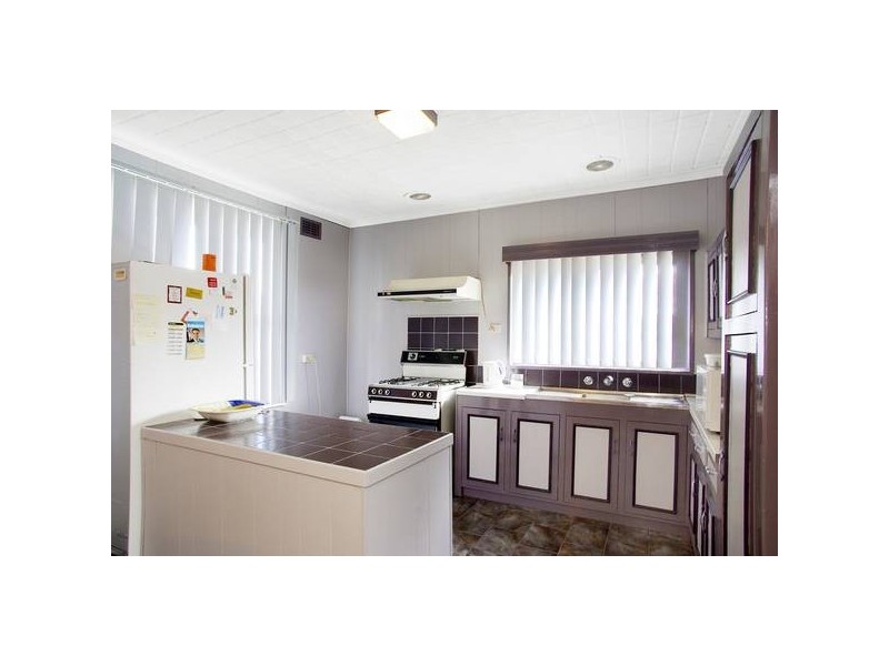 63 Waitara Grove, Norlane VIC 3214