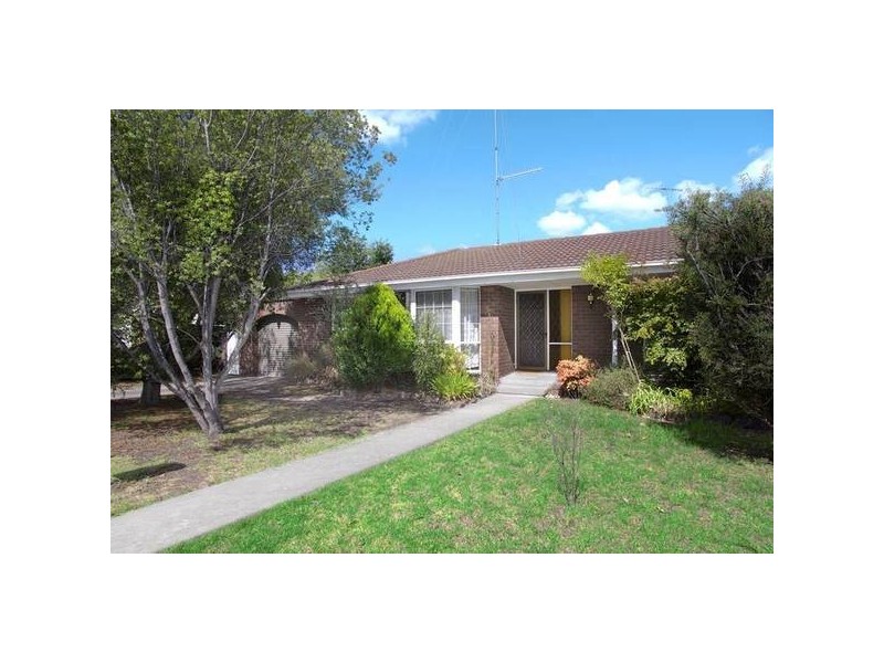 1/11 Gairloch Grove, Newtown VIC 3220