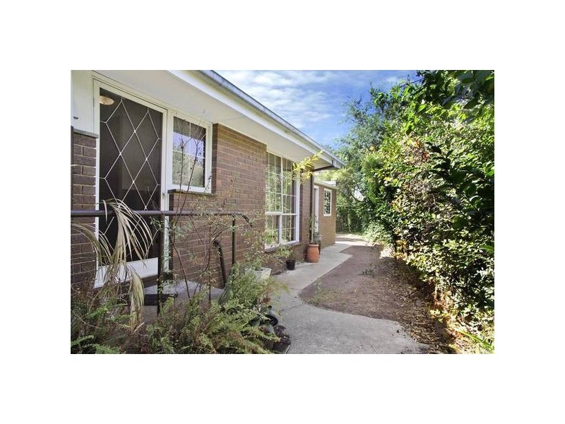 1/11 Gairloch Grove, Newtown VIC 3220