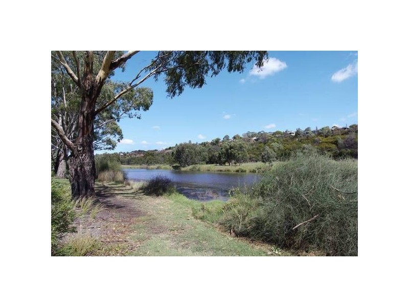 1/11 Gairloch Grove, Newtown VIC 3220