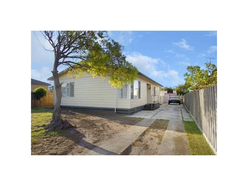 8 Braund Ave, Bell Post Hill VIC 3215