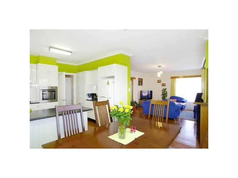 8 Braund Ave, Bell Post Hill VIC 3215