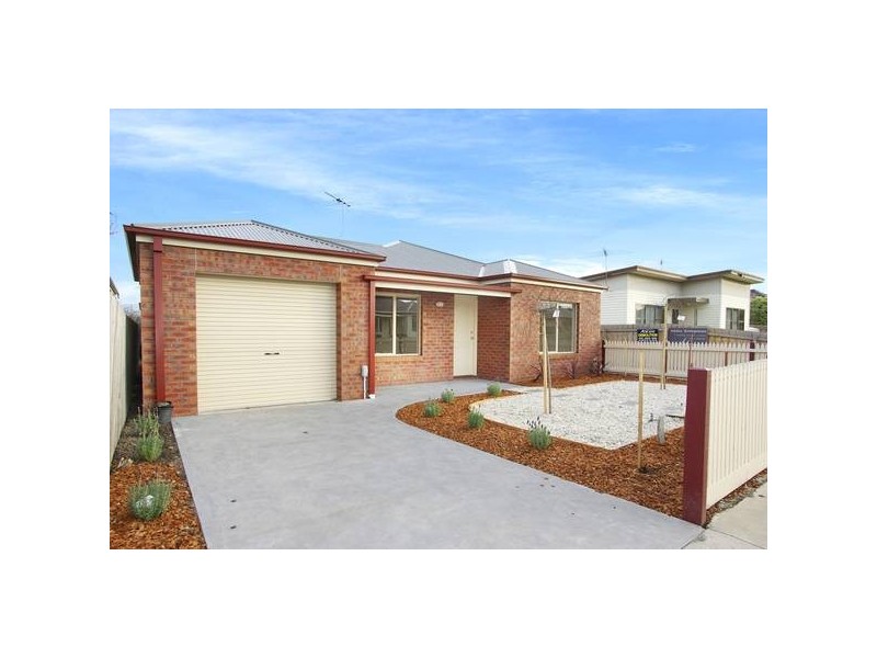 1/5 Robb Avenue, Hamlyn Heights VIC 3215