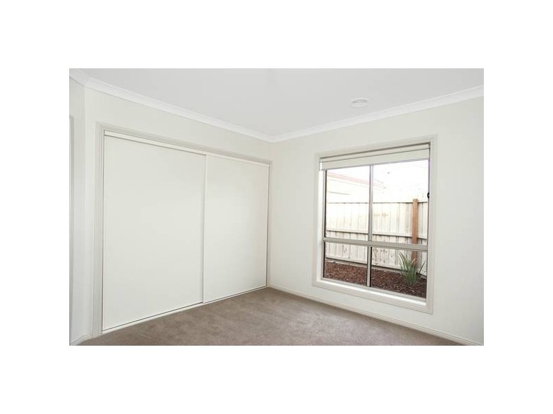 1/5 Robb Avenue, Hamlyn Heights VIC 3215