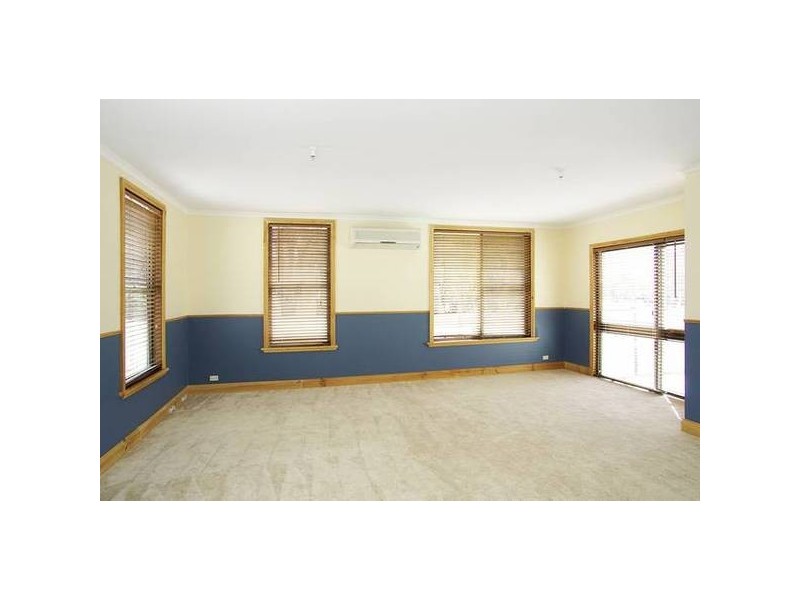 1 Shannon Ave, Hamlyn Heights VIC 3215