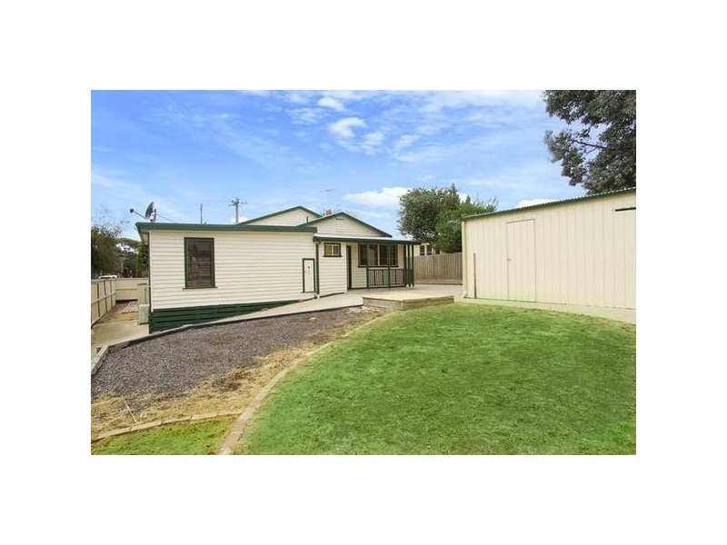 1 Shannon Ave, Hamlyn Heights VIC 3215
