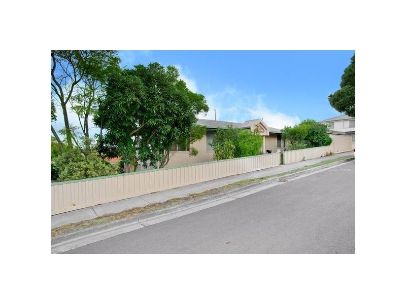 1A Mercer Parade, Newtown VIC 3220