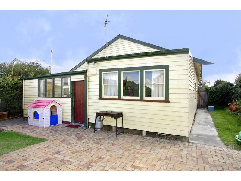 248 Shannon Ave, Geelong West VIC 3218