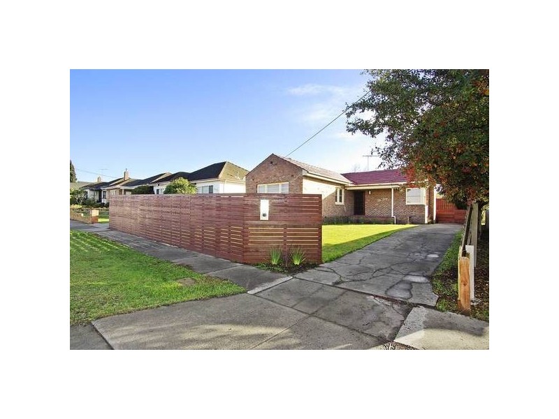 300 Church St, Hamlyn Heights VIC 3215