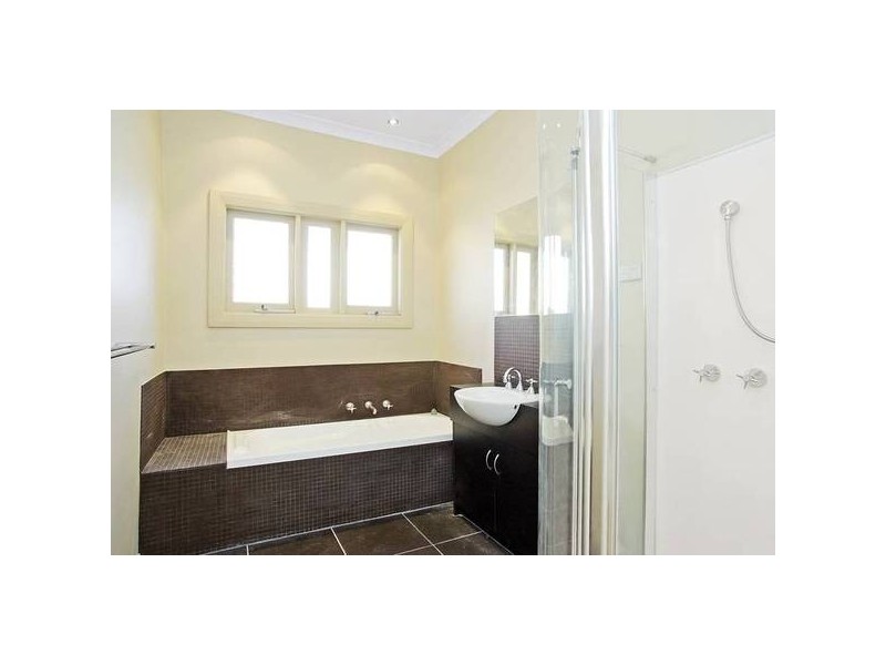 300 Church St, Hamlyn Heights VIC 3215