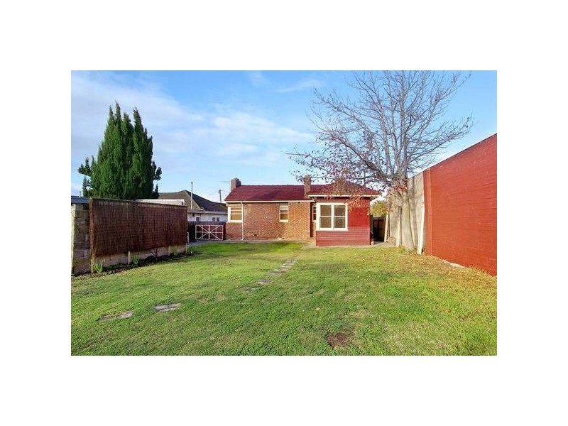 300 Church St, Hamlyn Heights VIC 3215