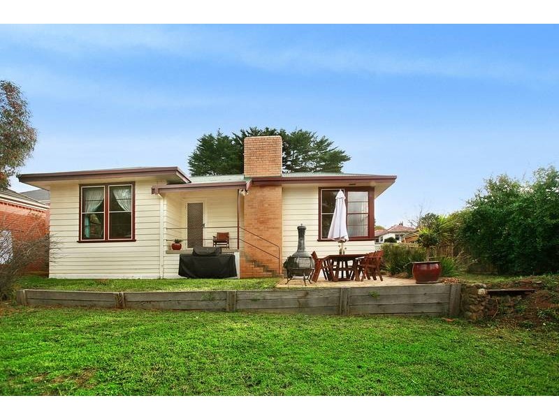 1A Lichen Grove, Highton VIC 3216