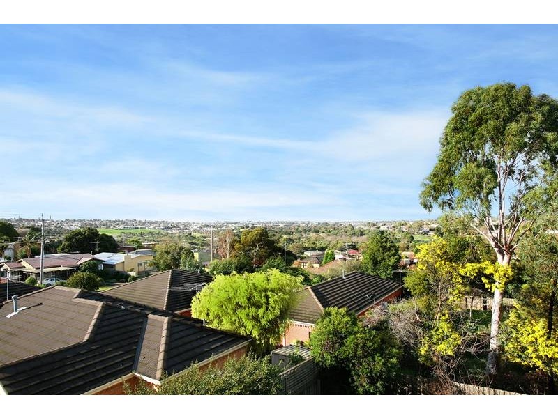 1A Lichen Grove, Highton VIC 3216