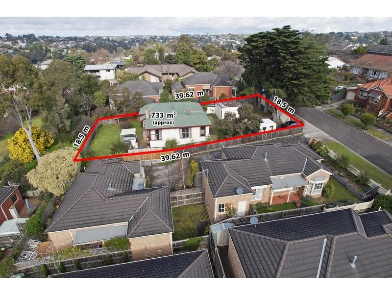 1A Lichen Grove, Highton VIC 3216