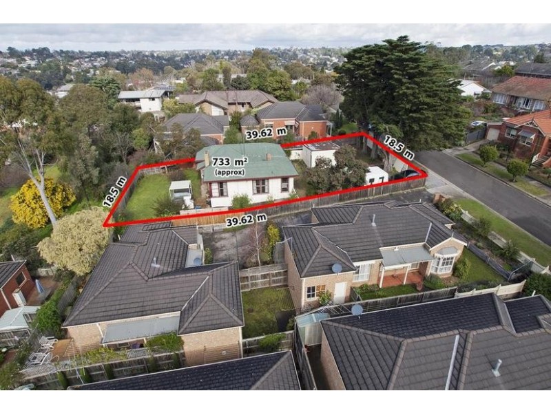 1A Lichen Grove, Highton VIC 3216