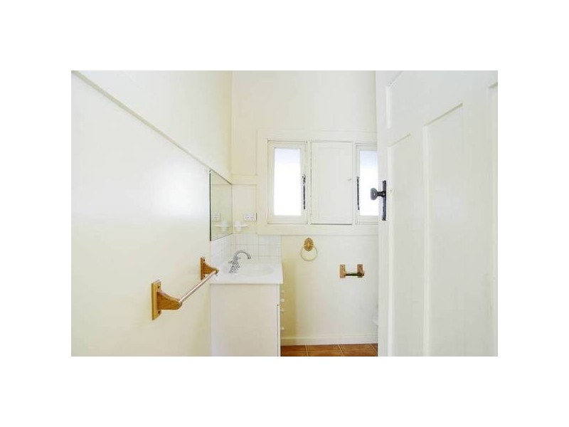 51 Saffron Street, Newtown VIC 3220