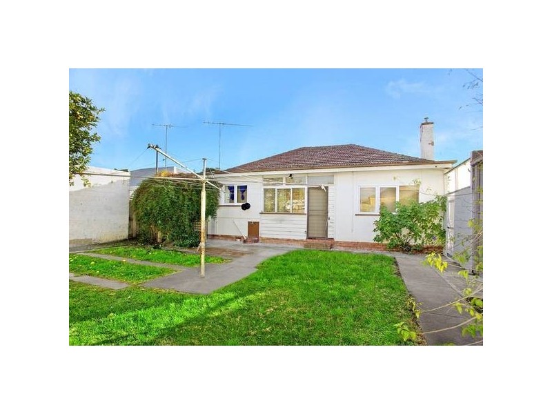 51 Saffron Street, Newtown VIC 3220