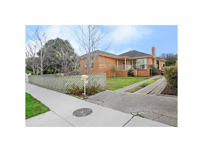 2a Fairmont Road, Newtown VIC 3220