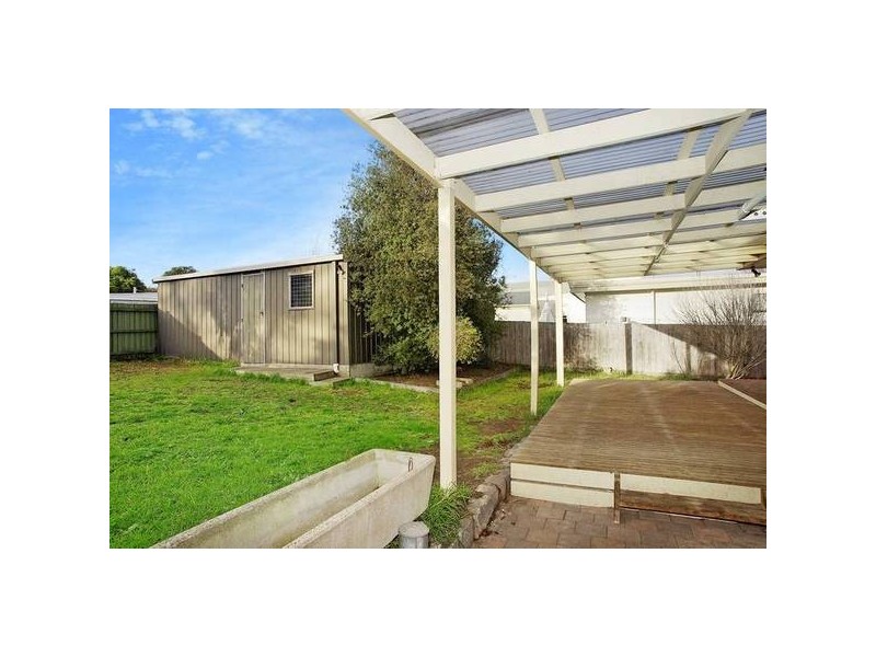 2a Fairmont Road, Newtown VIC 3220