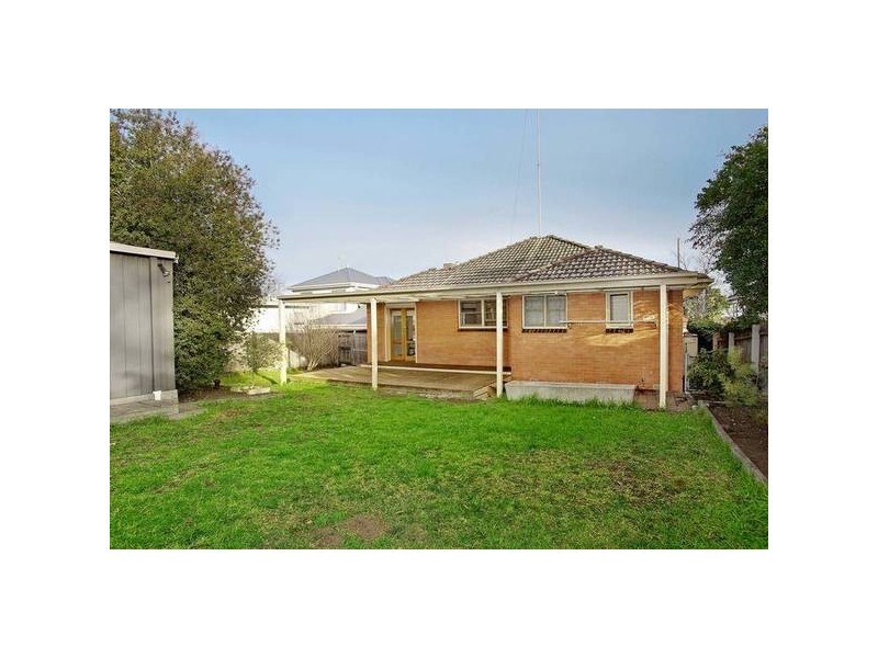2a Fairmont Road, Newtown VIC 3220