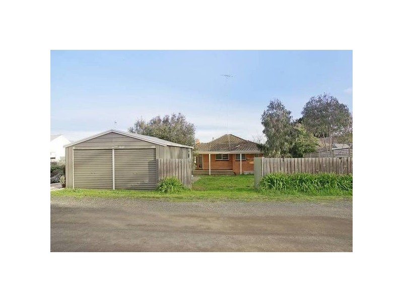 2a Fairmont Road, Newtown VIC 3220