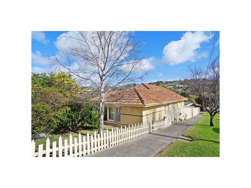 12 Ardlui Drive, Newtown VIC 3220