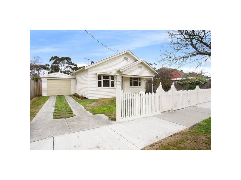 323 Autumn Street, Newtown VIC 3220