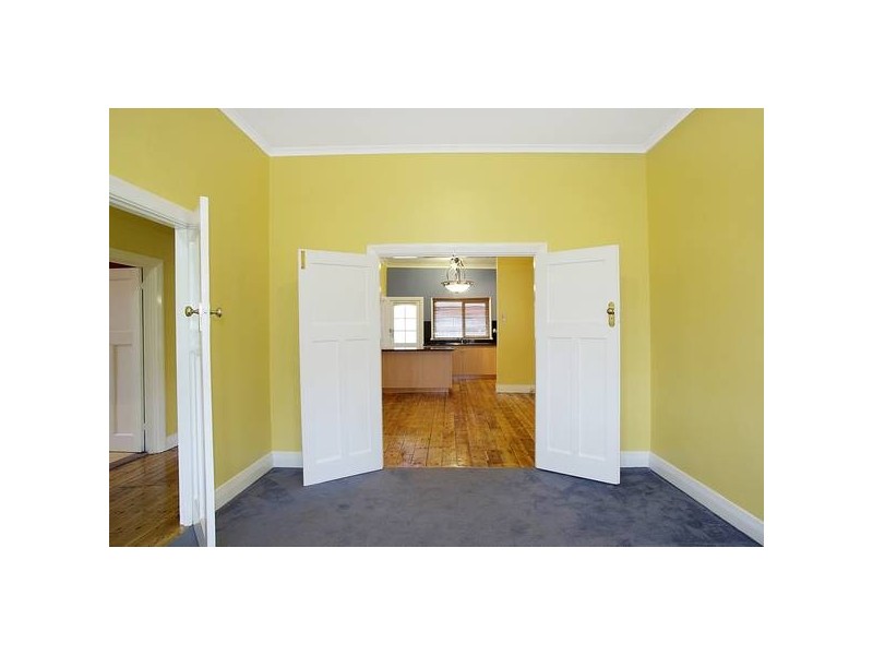 323 Autumn Street, Newtown VIC 3220