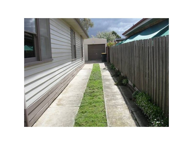 24 Cambridge St, Belmont VIC 3216