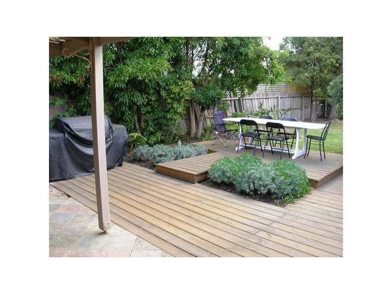 24 Cambridge St, Belmont VIC 3216