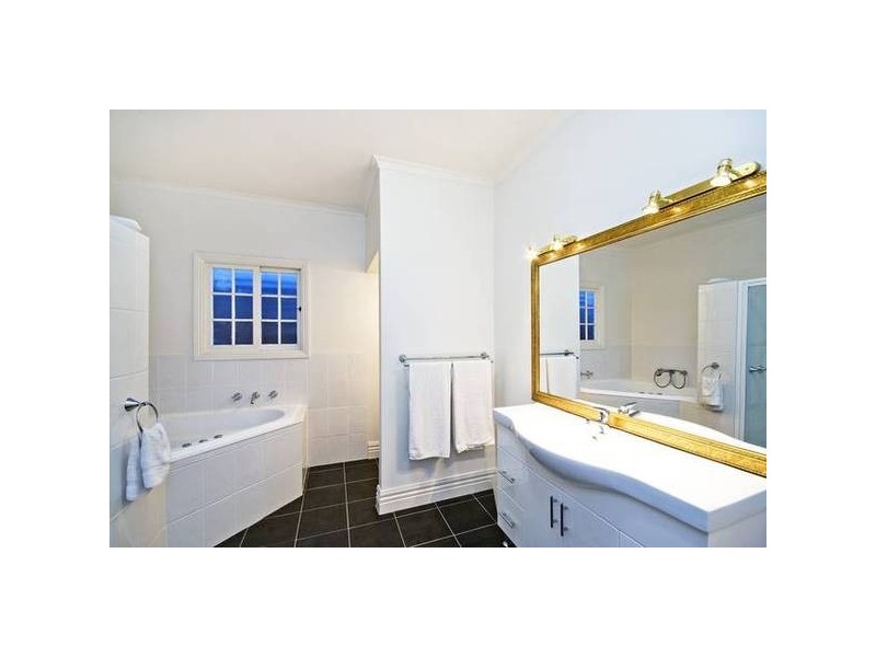 26 Marshall Street, Newtown VIC 3220