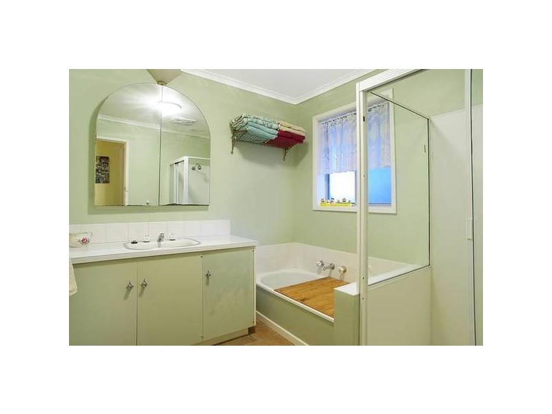 4 Fassifern Court, Hamlyn Heights VIC 3215