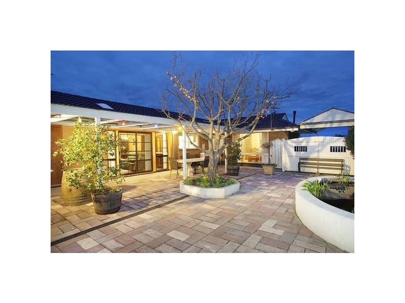 4 Fassifern Court, Hamlyn Heights VIC 3215