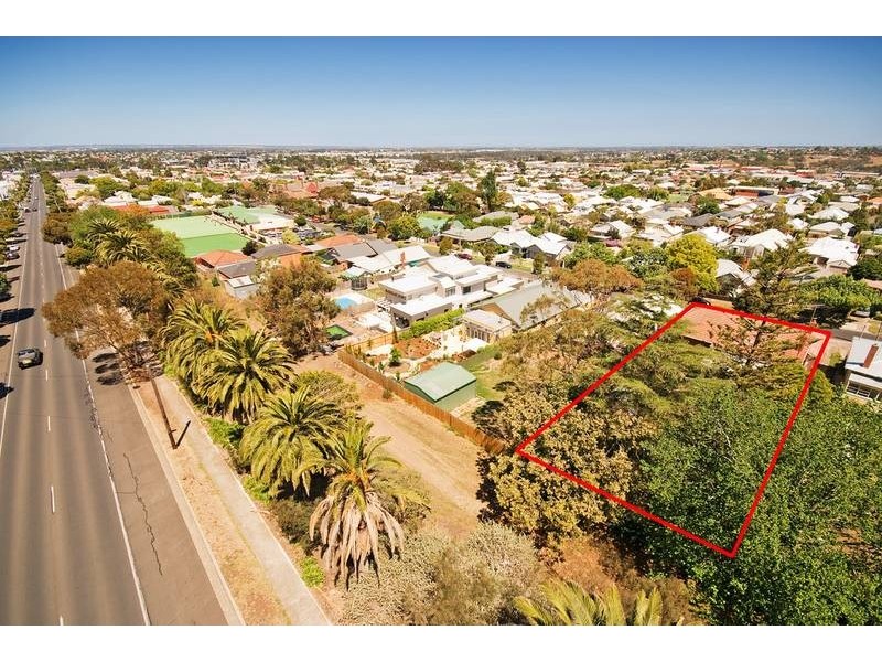 18 Huntingdon Street, Newtown VIC 3220