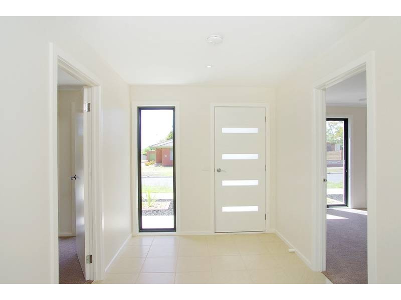 6 Chelmsford Avenue, Newtown VIC 3220