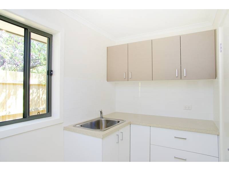 6 Chelmsford Avenue, Newtown VIC 3220