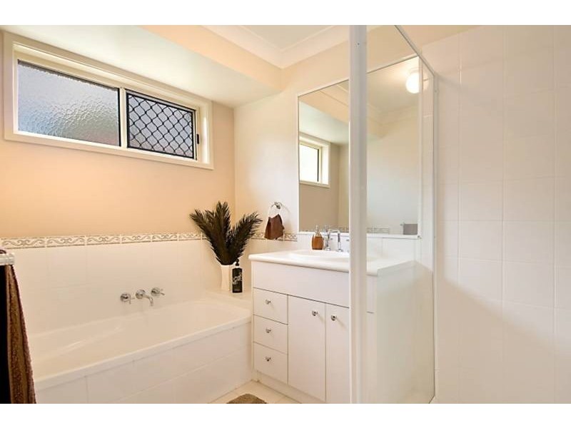 6 Cassia St, Noosaville QLD 4566