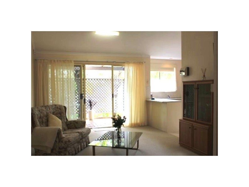 2/3 Sylvia St, Noosaville QLD 4566