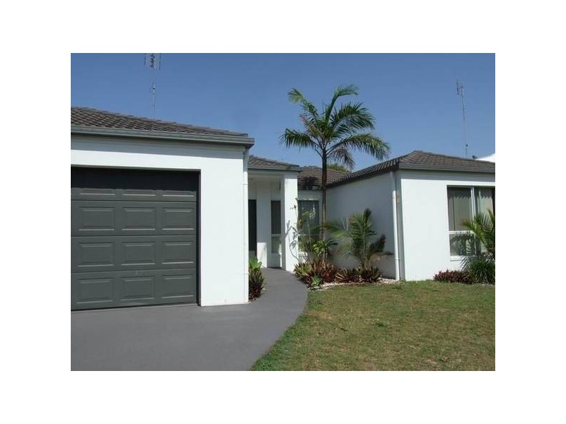 Castaways Beach QLD 4567