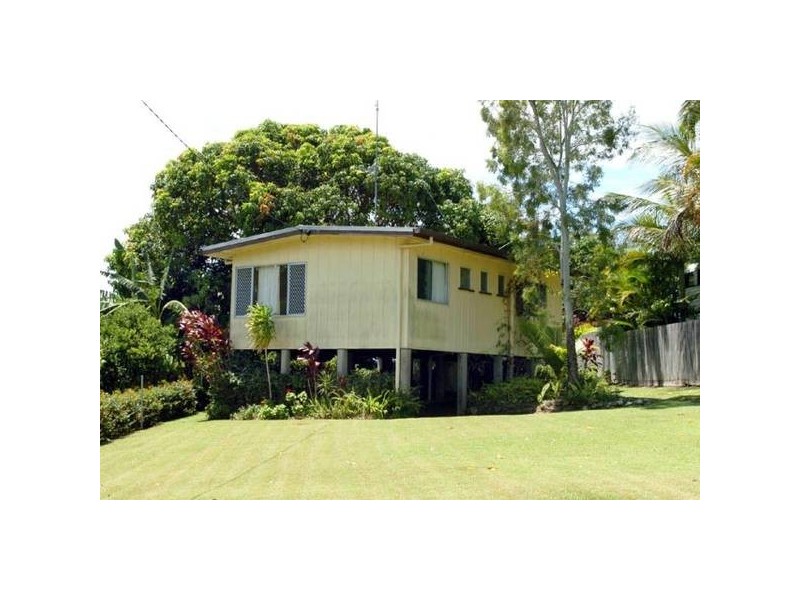 6 Lakeview Street, Noosaville QLD 4566