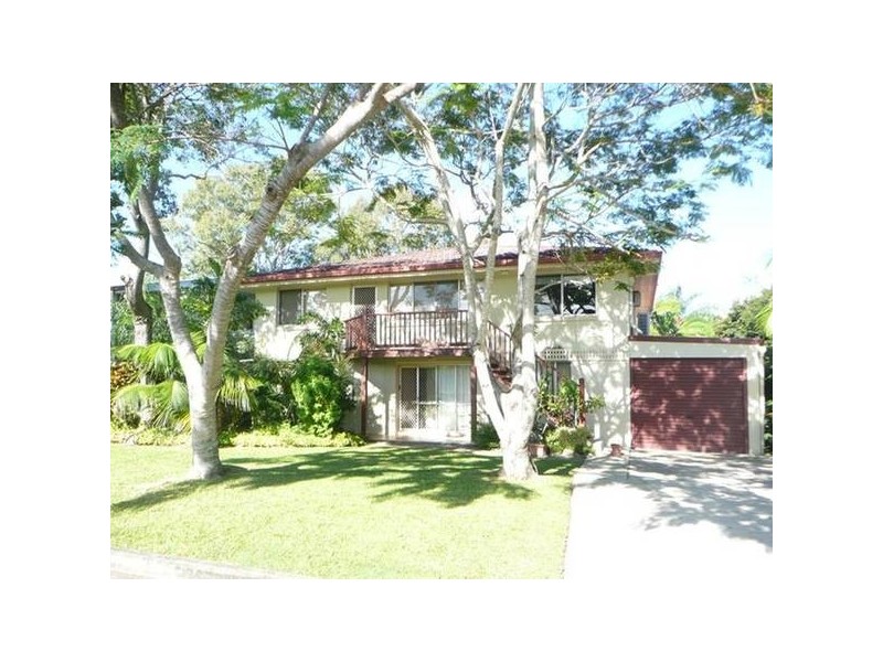 13 Lake View Drive, Tewantin QLD 4565