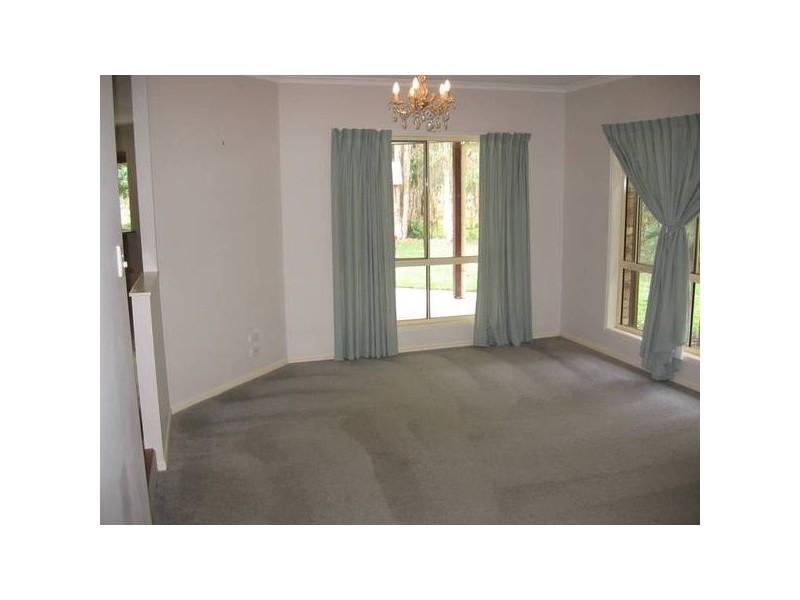 7 Coach Court, Cooroibah QLD 4565