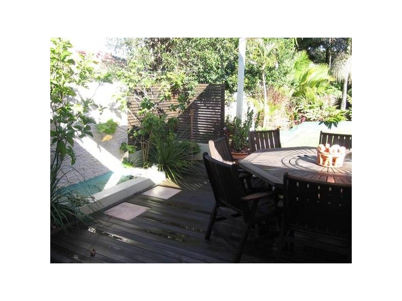 60 Lake Entrance Blvd, Noosaville QLD 4566