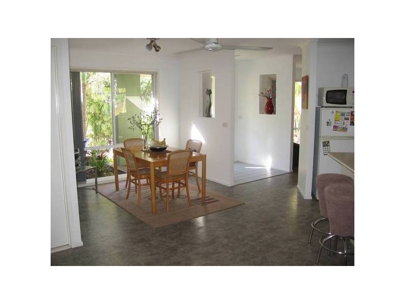 60 Lake Entrance Blvd, Noosaville QLD 4566