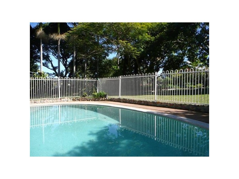 8 Tulip Lane, Cooroy QLD 4563