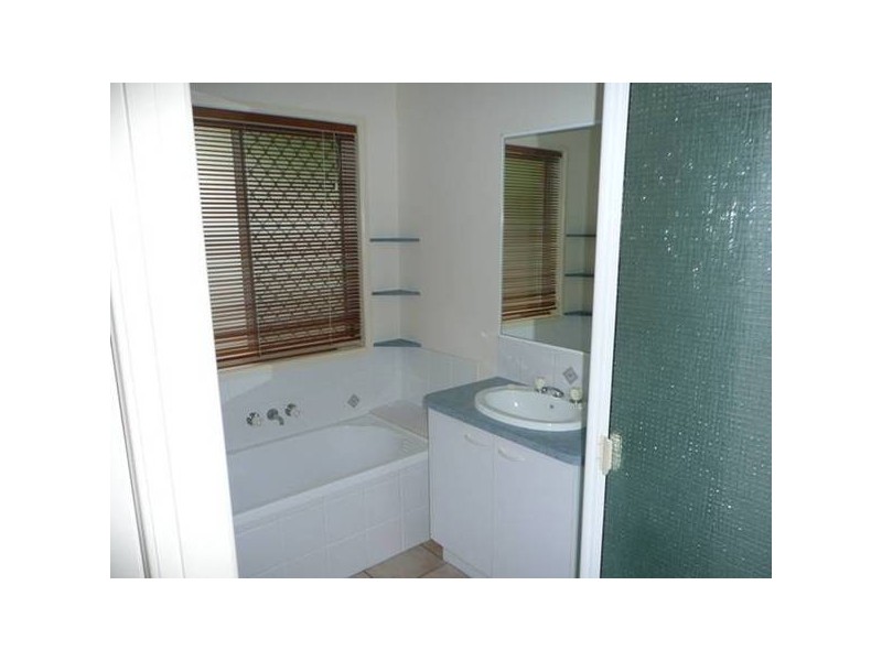 25 Tait Street, Tewantin QLD 4565